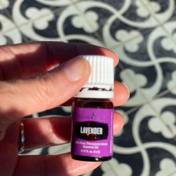 Meet your Posher, Megan - Picture 1 of 2